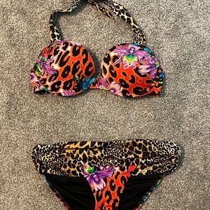 Victoria’s Secret bombshell bikini